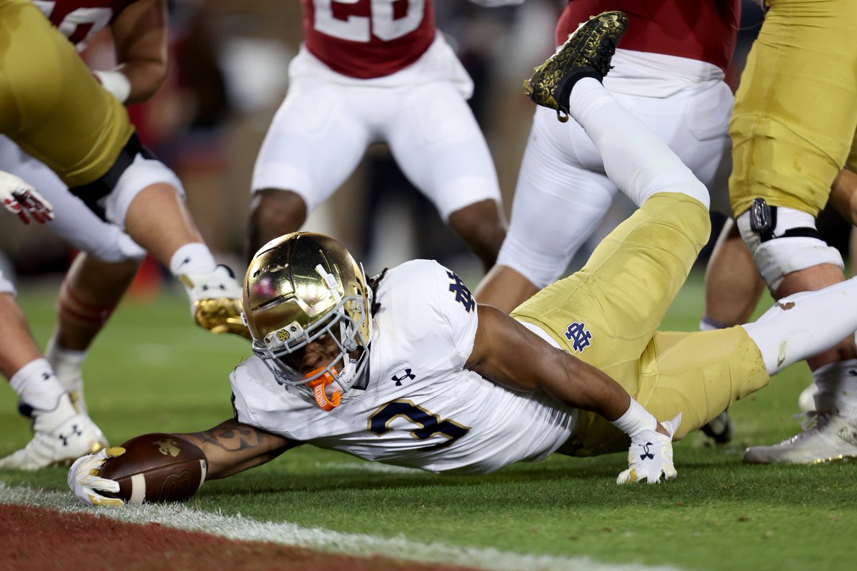 Sideline flare-up helps #NotreDame refocus for Stanford and beyond “That’s just coach Freeman holding me and holding our running back group to high standards. ... It’s just great coaching.' — Audric Estimé @insideNDsports Free story notredame.rivals.com/news/sideline-…