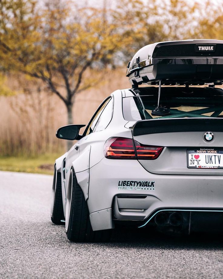 mrbrogaming's tweet photo. Mention your favorite car 🖤🔥💀 https://t.co/zPrRQcwoK3