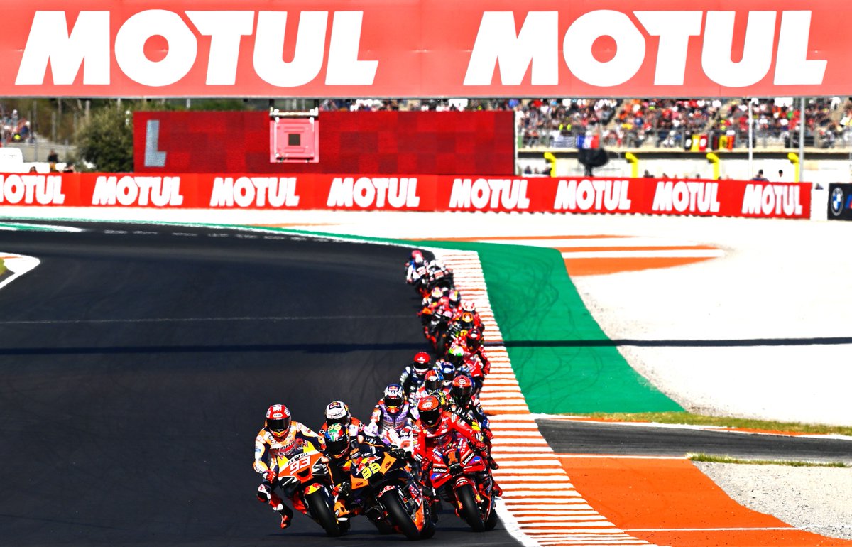 matoxley's tweet photo. UK MotoGP FANS YOU CAN WATCH VALENCIA MotoGP  RACE DAY FOR FREE TODAY!! Moto3 on ITV4 from 11.15. Moto2 and MotoGP on ITV1 from noon-3.45. Up to me to tell you because contracts forbid this news to be promoted by the powers that be https://t.co/p3SNPeRVri