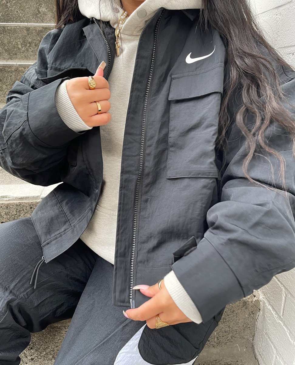 CaminoTV's tweet photo. La veste Nike Essentiel à 104€ avec le code BF20 🐼

Lien affilié : https://t.co/hi9yHLGeed https://t.co/g9KTbi7nTw