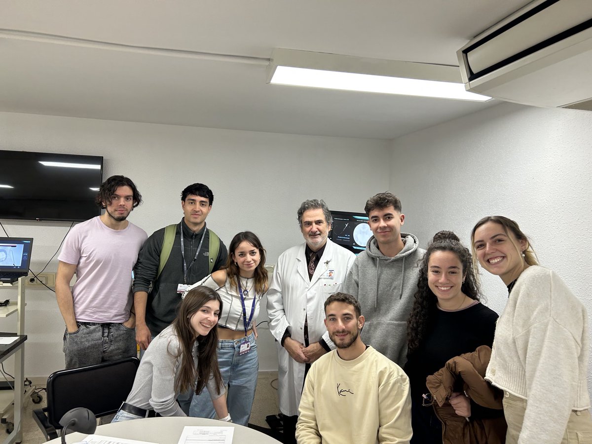 4th year Medical students ⁦@UABBarcelona⁩ into the world of urology simulators and training in ⁦@FPuigvert⁩. Great experience!!! @medicalstudents