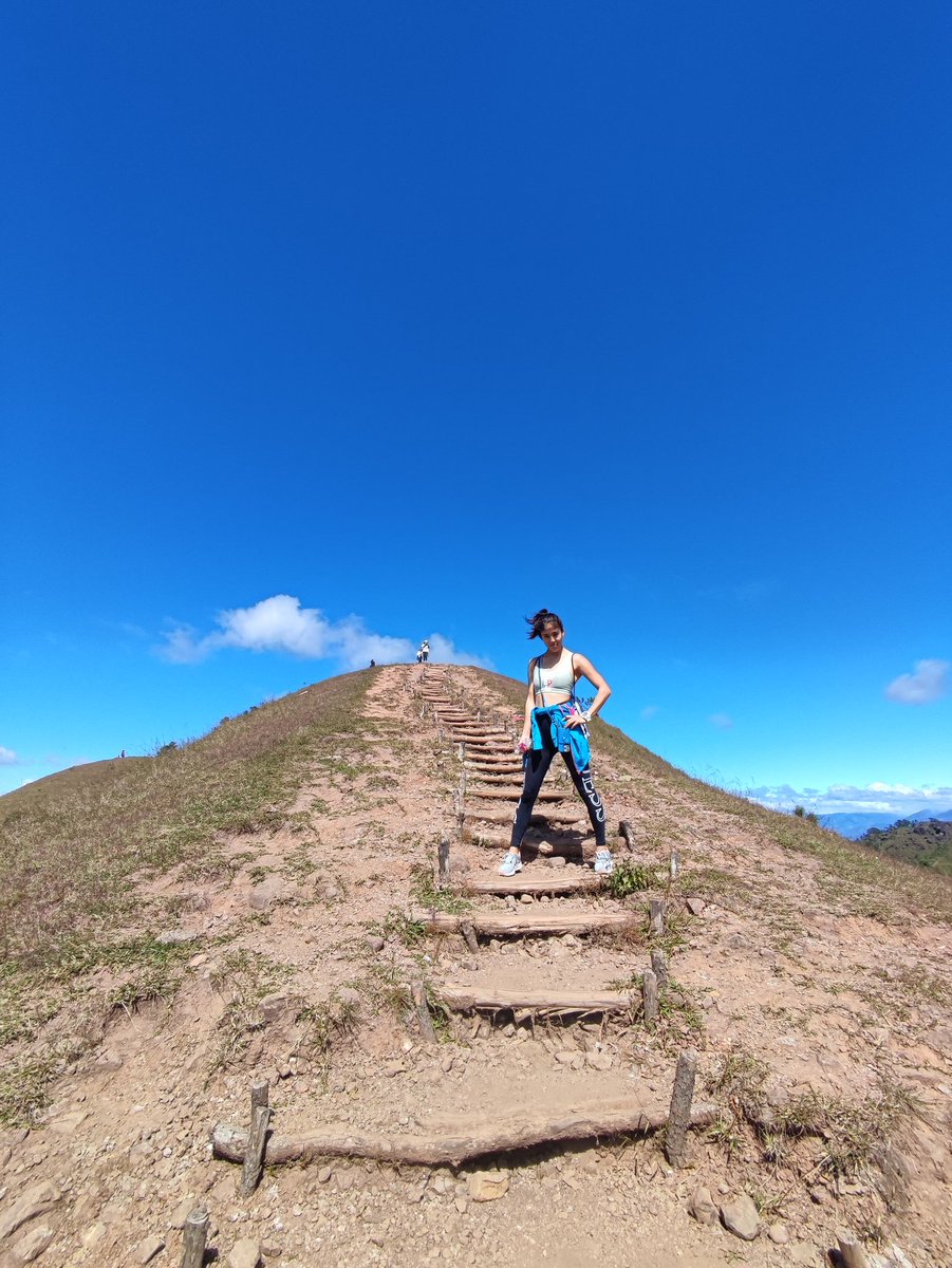 mohideki's tweet photo. フィリピンのバギオ拠点にウラップ山を登山してきましたが、めちゃくちゃ良き山でした!バギオに留学する人は必ず登りましょう!(おい
#Ulap #ウラップ山 #バギオ留学 #フィリピン留学 https://t.co/cBZsfYgcBh