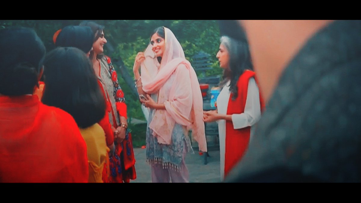 odetoyks's tweet photo. “he looks at her like she is the sea and he can only breath when he is drowning in her...”

[ #yakeenkasafar  •  #asfiya ] https://t.co/z5x49RCyLu