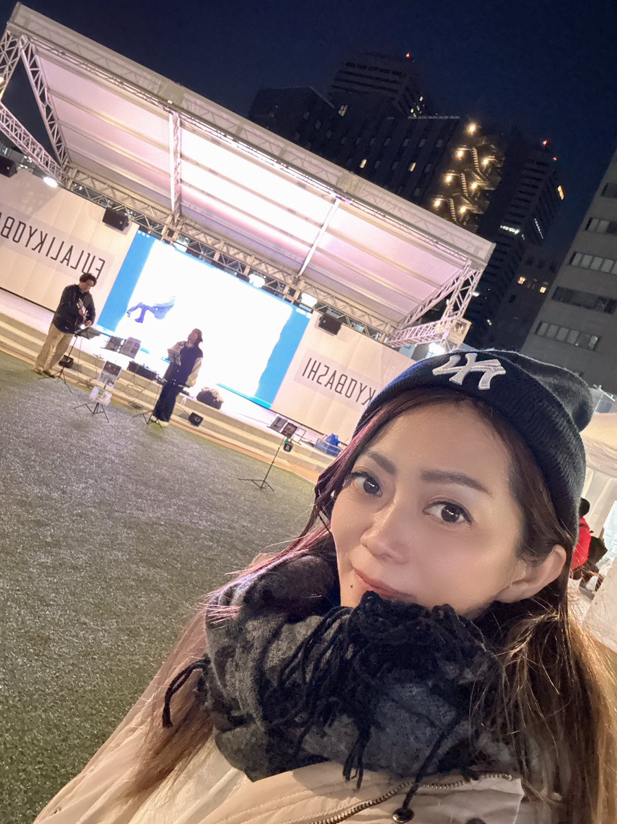 hipopotami_kumi's tweet photo. FULALIKYOABSHIです!
さきちゃんが歌っていますー!
私達は次だー!
#くみゆうき #LIVE #京橋 #FULALI https://t.co/XBqEj2nyb9