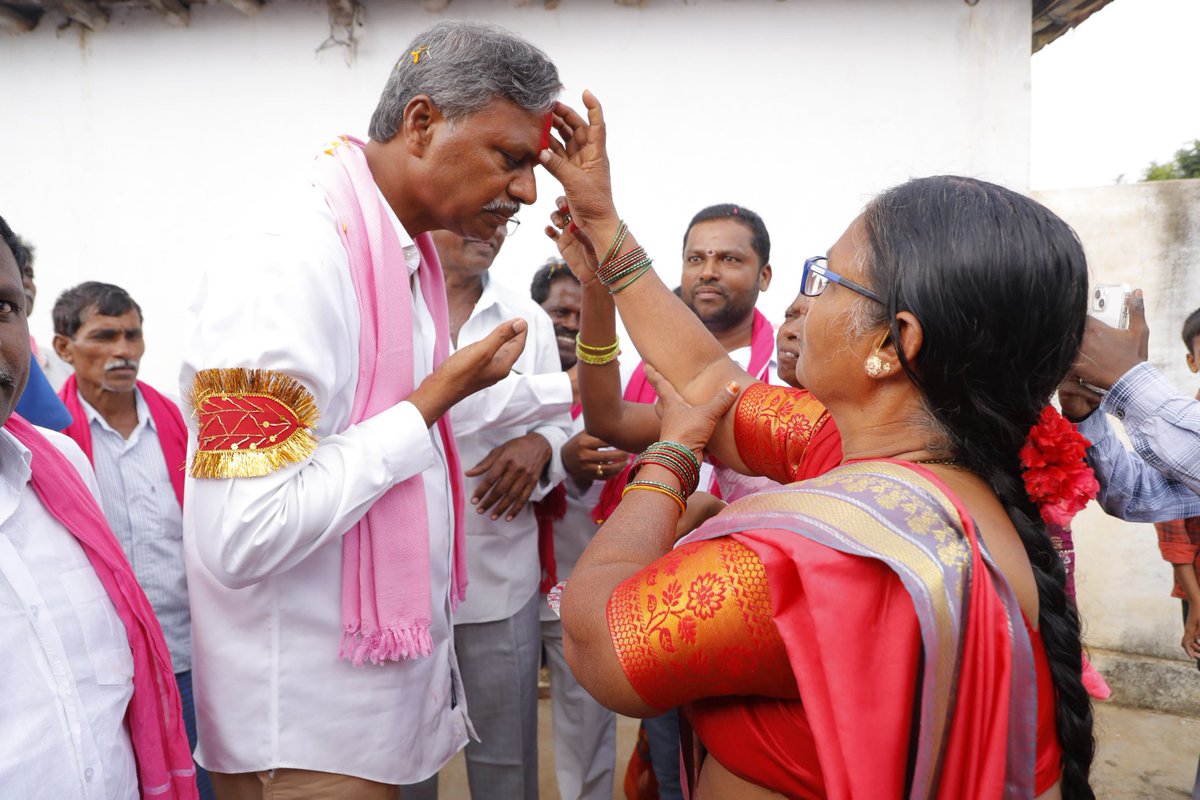 PRR_BRS's tweet photo. నర్సాయిపల్లి గ్రామంలో అసెంబ్లీ ఎన్నికల ప్రచారం.

#pallarajeshwarreddy #KCROnceAgain #janagam #Cherial #Telangana #VoteForCar #SayNoToCongress #KCR https://t.co/7dpxPzDWTx