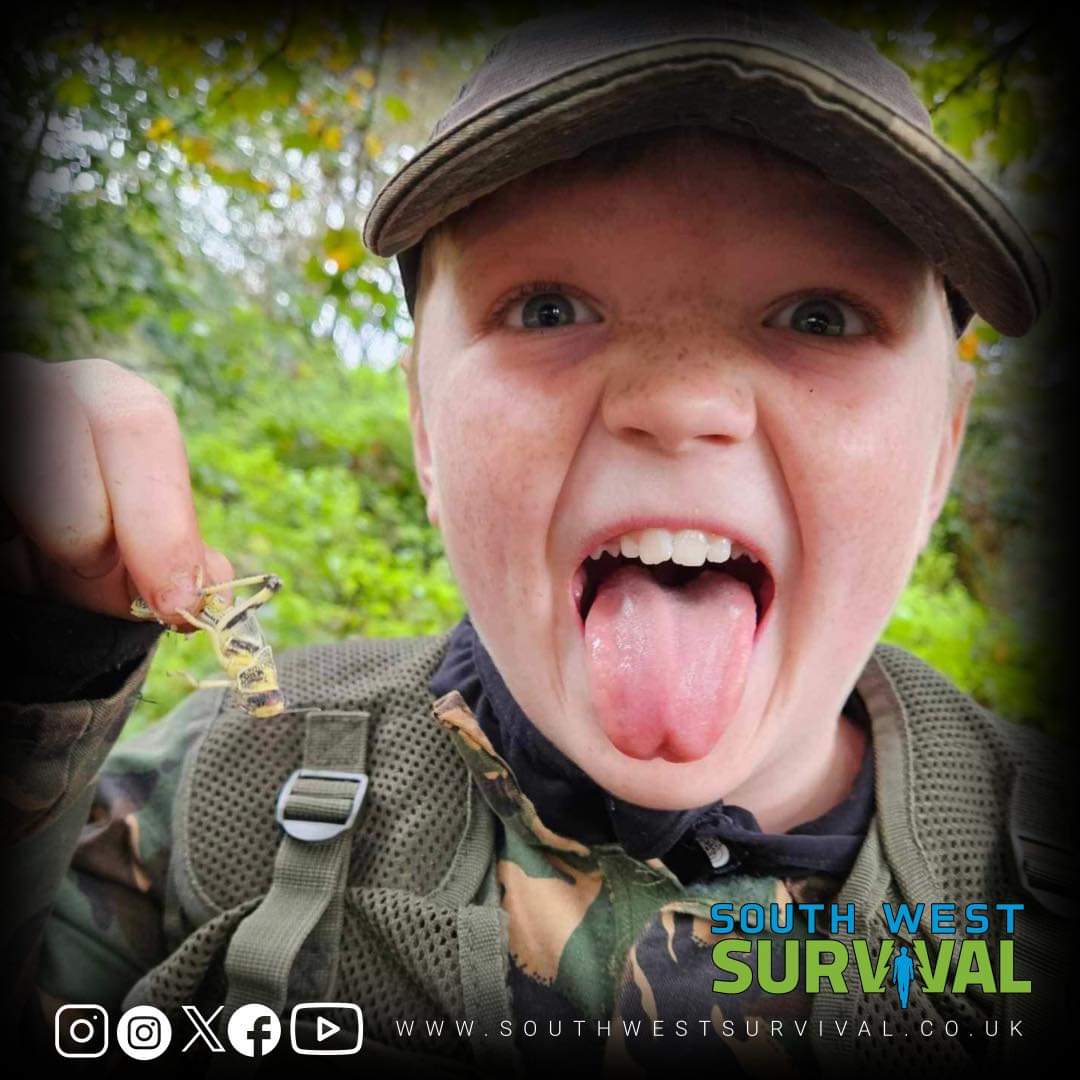 south_west_surv's tweet photo. I think he liked it! 😝 

#survivalfood #nutrition #eatingbugs #tastetest #survivalmeal #ediblebugs #survivalskills #feelinghungry #youcansurvive #southwestsurvival https://t.co/0sWZtrG5Ci