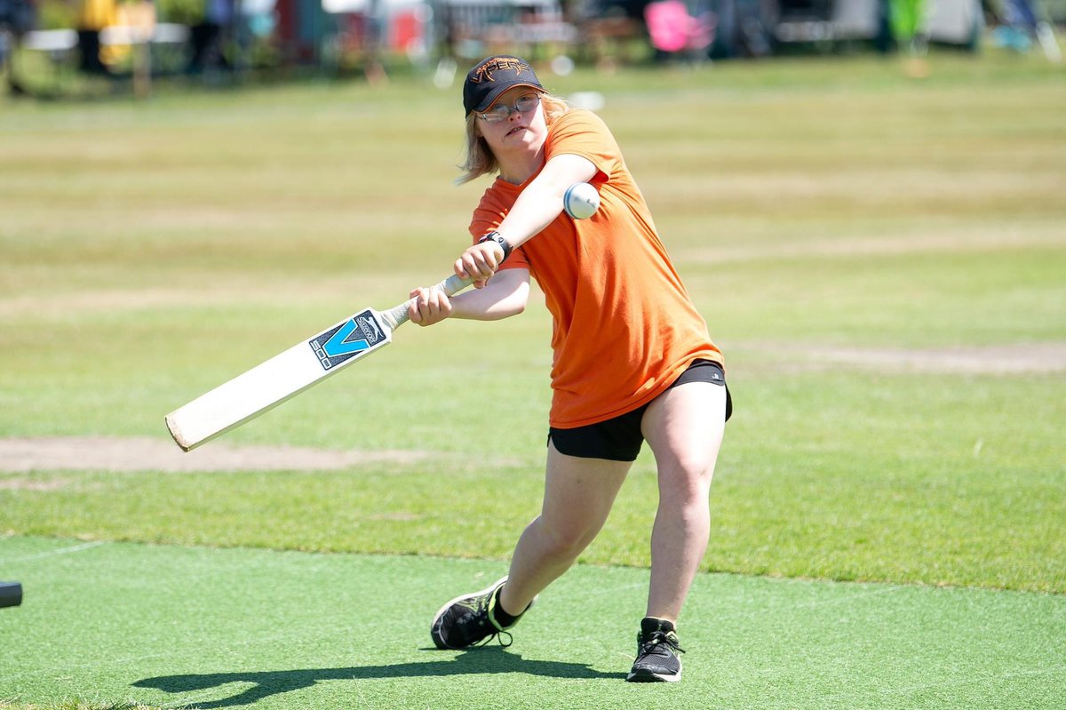 HampshireCB's tweet image. #DisabilityHistoryMonth 🌟

Our Super 1s programme gives young people aged 12-25, with a disability, the chance to play FREE regular cricket 🙌

In 2023, we welcomed 9️⃣5️⃣ participants to our 7️⃣ hubs 🤩

Find out more about how to get involved ⬇️

🔗 ageasbowl.com/cricket-board/…