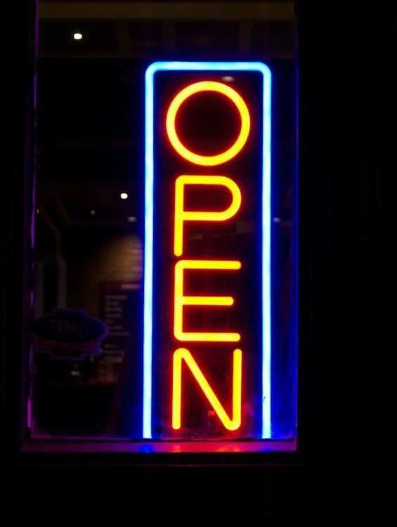sneako_official's tweet photo. Hi all welcome to the launch of Sneako twitter account. We sell shoes below the average market price to give you the highest quality at far cheaper prices. 
#storeopen

Image Credit:
https://t.co/ZGHCS014bb https://t.co/agzJRJZNh7