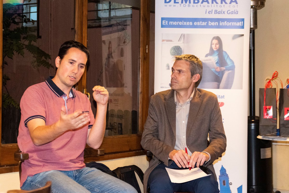 TDBactualitat's tweet photo. 📷 IMATGES l Celebració del quart aniversari del
@TDBactualitat i lliurament del Premi de narrativa curta Far de la Torre-Torredembarra Actualitat https://t.co/GQumIIkI13 https://t.co/JGn5SPeSz0