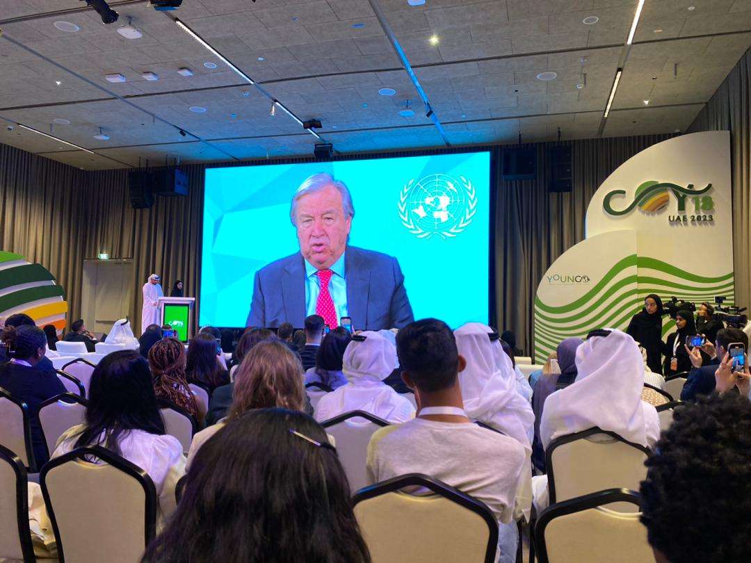 Young people left disappointed after UN secretary General @antonioguterres decided it was more important the media saw him looking at melting ice in Antarctica instead of being here with the people who will face the worst of #ClimateChange.

#YouthClimate