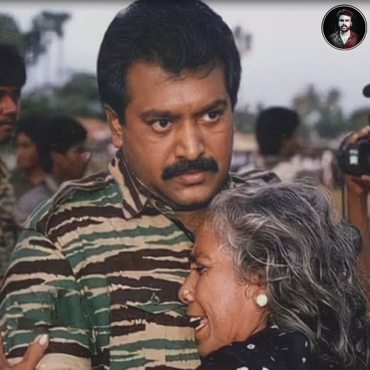 SaravananDecode's tweet photo. இலங்கை British இடம் இருந்து சுதந்திரம் பெற்றபிறகு அங்கு பூர்வீகமாக வாழ்ந்து வந்த தமிழர்களை , சிங்களர்கள் அடித்து விரட்ட தொடங்கிய காலம் அது …. வீடு புகுந்து தமிழர்களை வெட்ட ஆரம்பித்த தருணம் அது …. https://t.co/V4jVVnkwFc