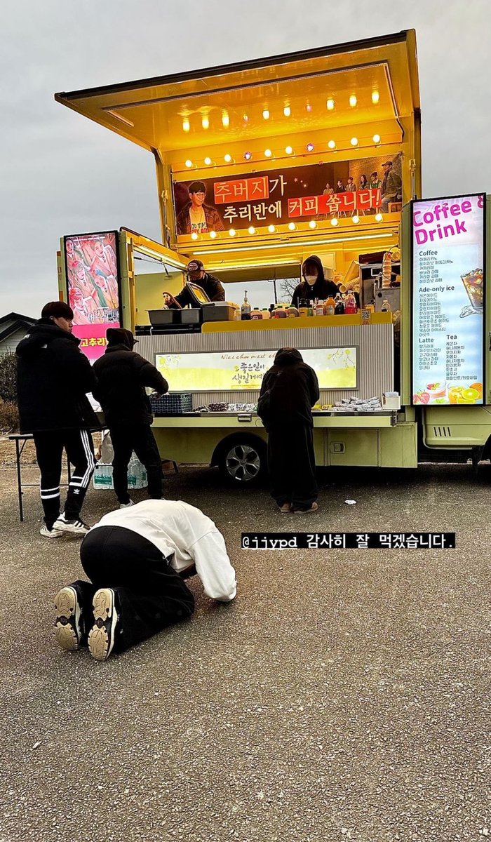 nakedbi_bing's tweet photo. 오늘 여추반 찍나보당 https://t.co/vVPTccCGLu