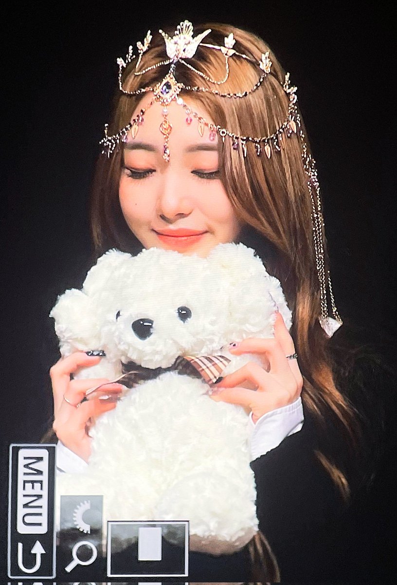 231126 여진 프리뷰 🩷

훈녀고딩강아디🐶
#루셈블 #Loossemble #여진 #YeoJin