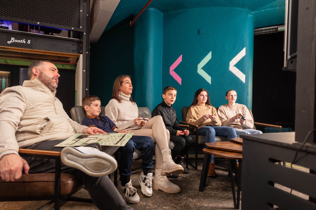 LevelTapLPL's tweet image. Family Fundays at @LevelTapLPL 🫶🏼

Come down to leveltap and bring the whole family with you 🥰

With games to get everyone involved and a whole menu of delicious food and drinks 🍕🍗🍟🥂🍸🍻

#leveltap #liverpool #sunday #esportsbar #gamingbar