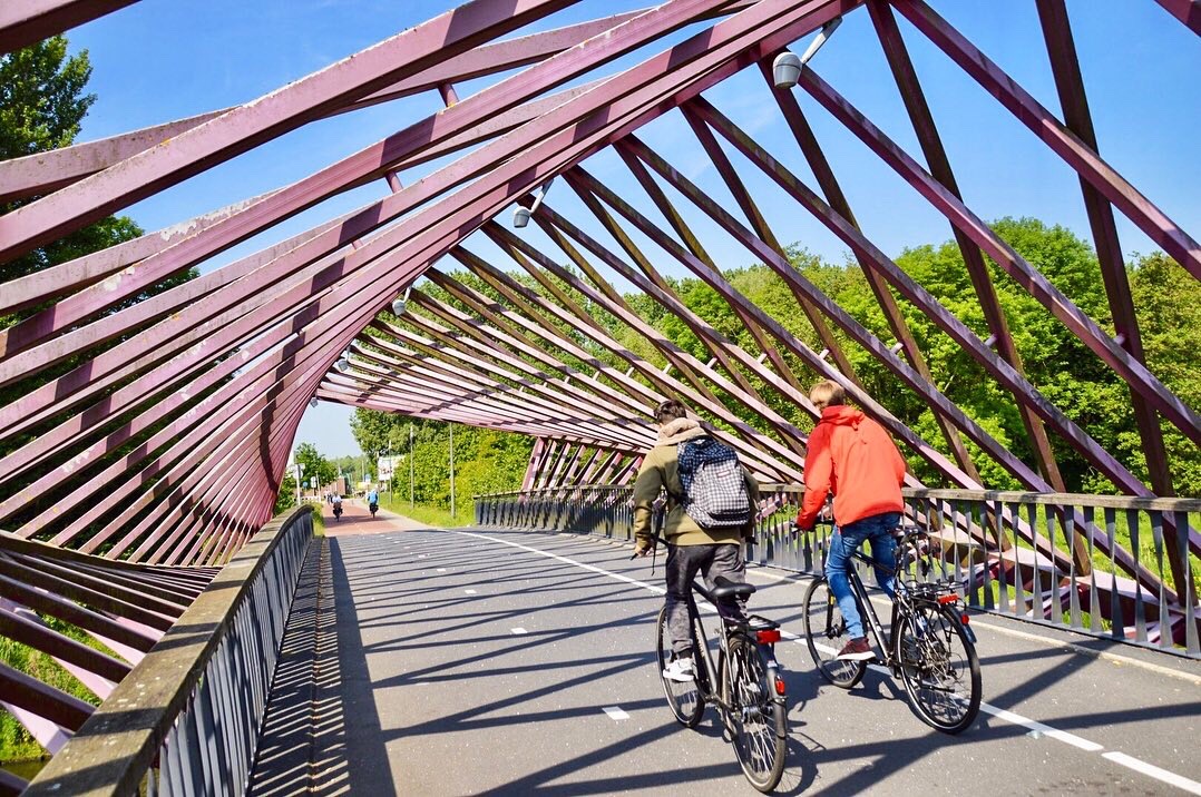 Cycling_Embassy's tweet photo. Today is the first ever #WorldSustainableTransportDay; declared by the @UN.

It acts as a catalyst for enhancing intermodal transport connectivity, promoting environmentally friendly transportation solutions and developing socially inclusive transport infrastructure. 🚲🚃 https://t.co/5cDeadAx7J