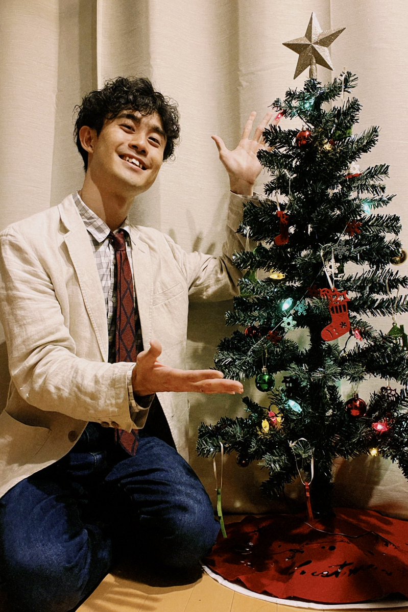 fictitious223's tweet photo. 『フィクティシャス・ポイント』
追撮もついに終了いたしました！

3月のクランクインから8ヶ月。
実景こそ抜かりなく、こだわり尽くしました。
監督・カメラマン・美術・特撮の4人に拍手です。
ポスプロもあと少し…！

#フィクティシャス・ポイント
#フィックの日記
#監督より早めのメリークリスマス https://t.co/4uUTamVCQp