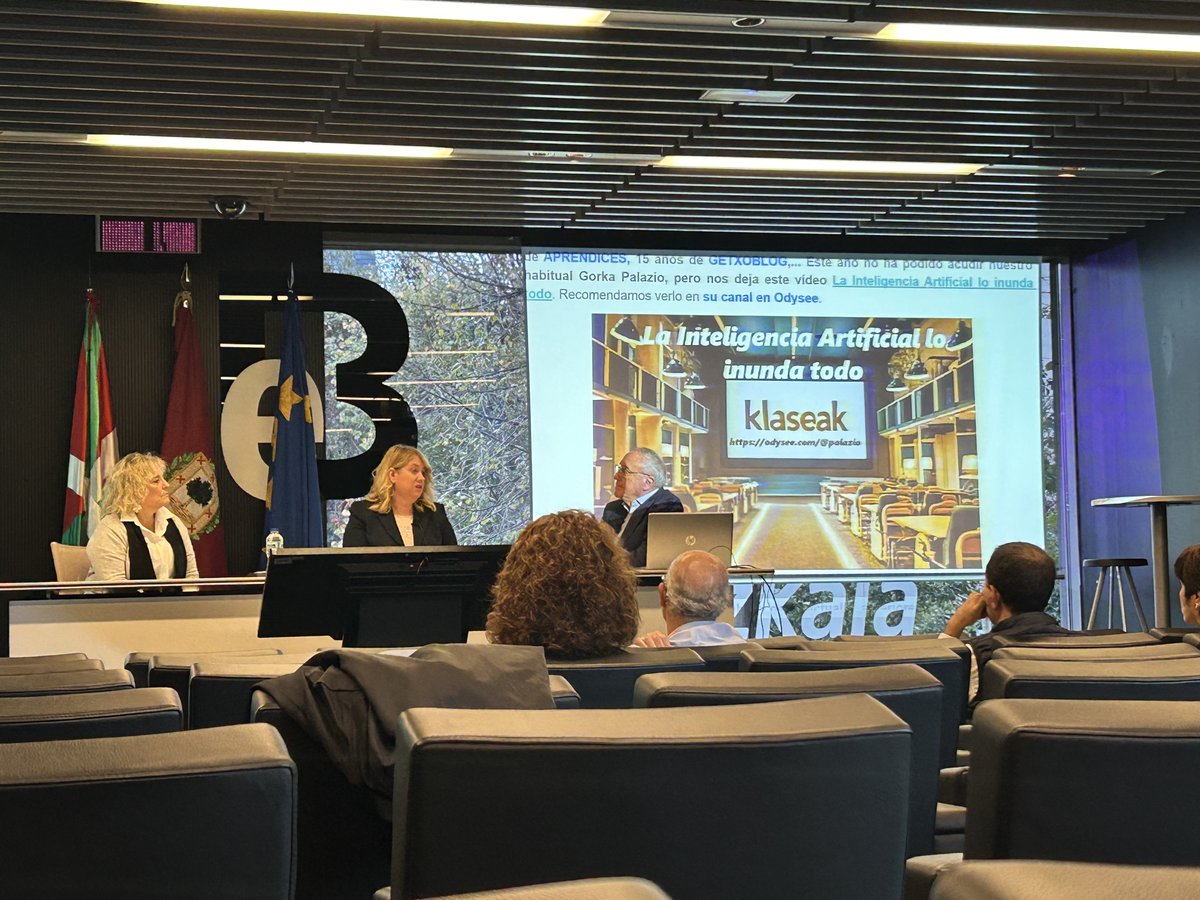 agirregabiria's tweet photo. Una primera Crónica del XV Encuentro Anual #GetxoBlog en 2023. Se irá ampliando en los próximos días #Phoon en #BiscayTIK, https://t.co/nklCU6nvEk https://t.co/q1f0UCEi1i