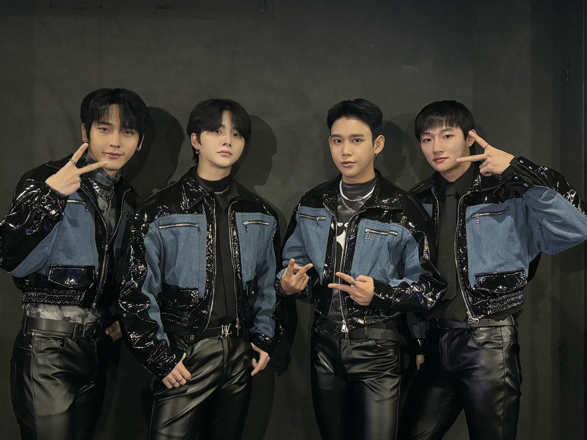 bz_boys's tweet photo. [#청공소년]

한주에 마무리도 블루니스와 함께 💙
今日もありがとうございました 🥰 https://t.co/y5oKgHPn78
