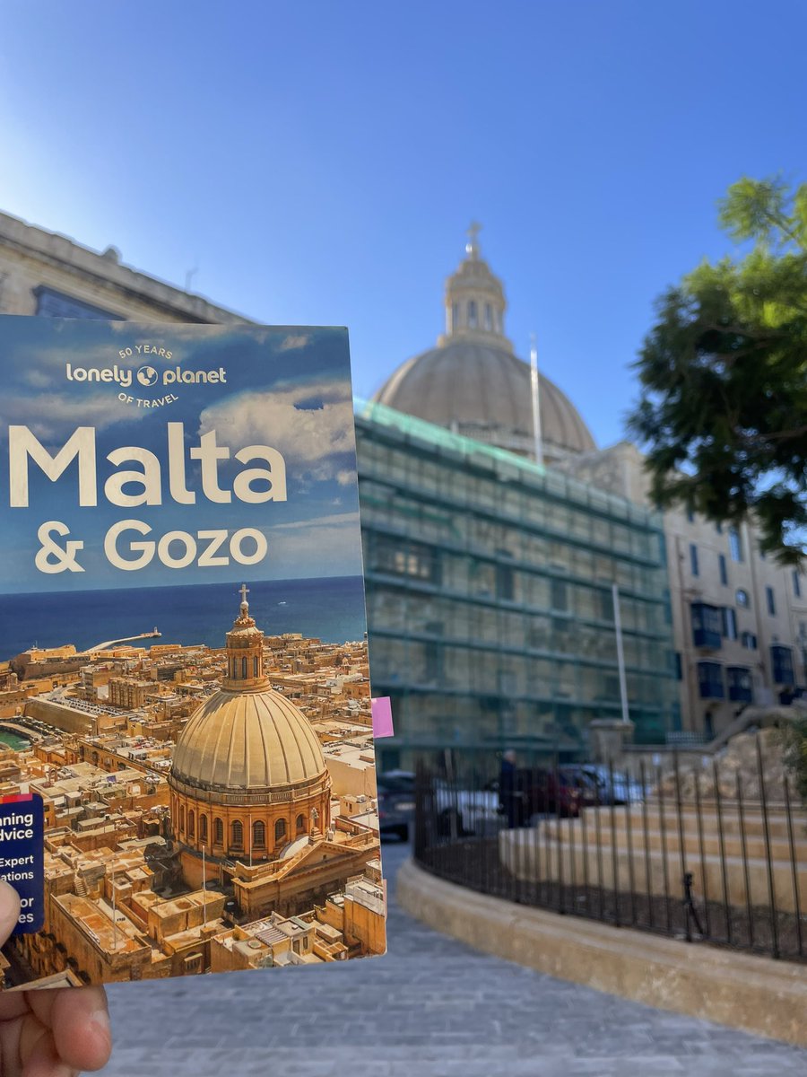 When it comes to travel info. I’m old school and prefer these for local knowledge, sights, food etc. not the internet. I have dozens of @lonelyplanet guidebooks, so I wasn’t sure if #LPintheWild was ‘still a thing’. A bit difficult for me to recreate the aerial shot though #Malta