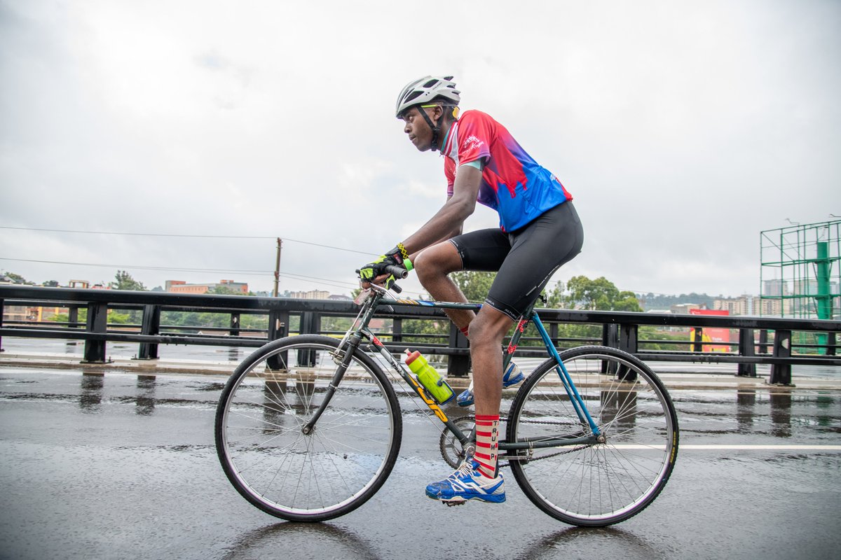 GrandNbi_Race's tweet photo. No gears, no problem! Black mamba Riders scorching up the streets of Nairobi like they are on full carbon road bikes!
#JubileeGNBRLiveFreeRace
#gnbr23 https://t.co/ygI97RH5mi