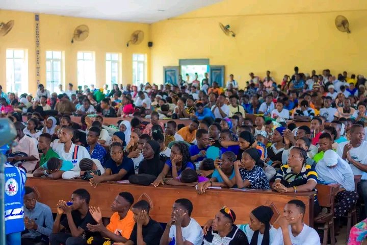 timmy_lawal's tweet photo. As an advocate of youth re-orientation, engagement and development, I honoured the invitation of Ogun State Chapter of the FRSC advisory council lecture series, for tertiary educational institutions in the State, with the theme: Dangers of illicit drugs and excessive alcohol. https://t.co/f8mbgFyppv