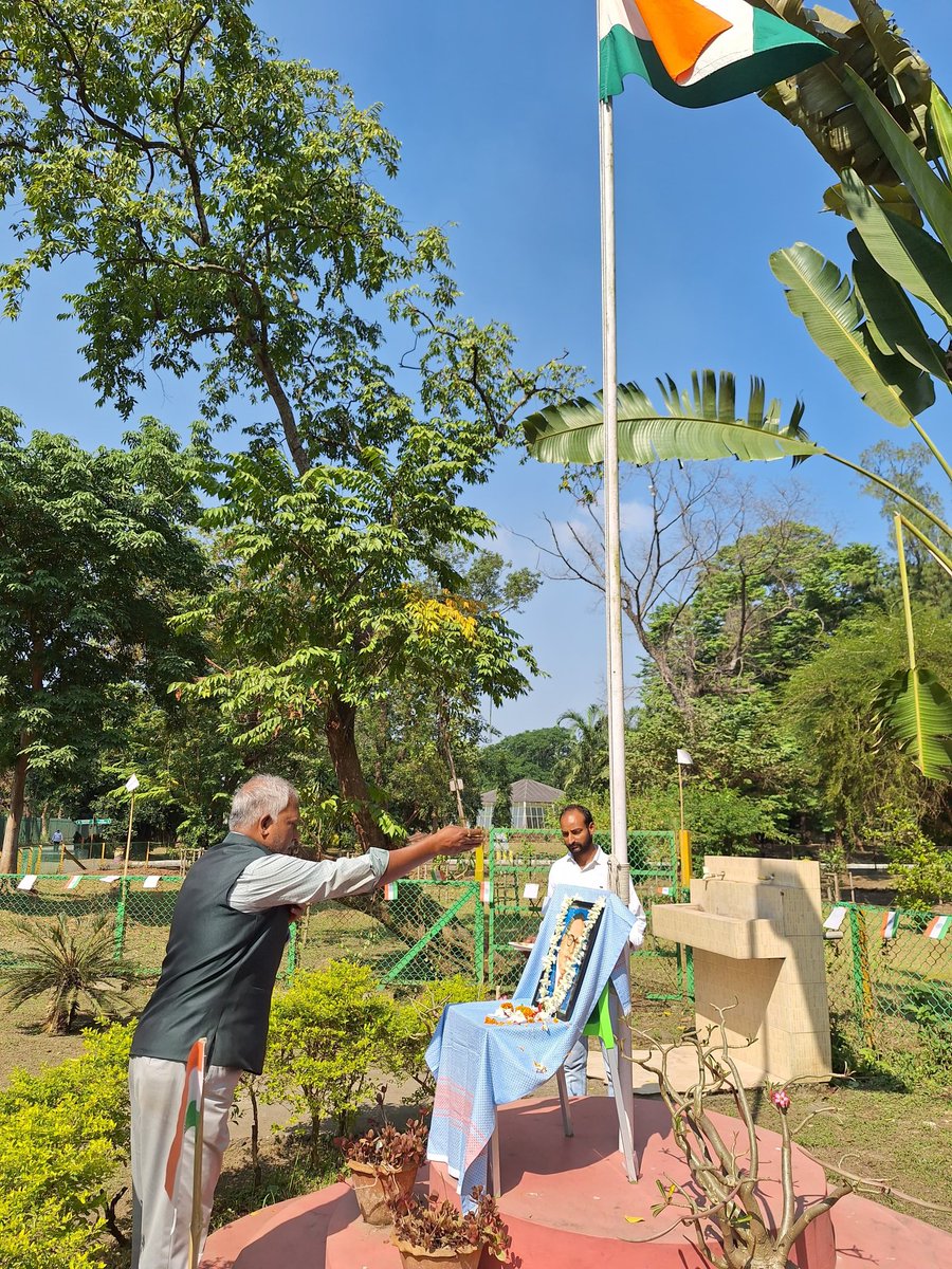 moefcc's tweet image. Dr Pratibha Gupta, Scientist F, HoO, CBL; Dr R. K. Gupta, Scientist E, HoO CNH and Dr S. P. Panda, Scientist Incharge (IC) IBG along with all other senior scientists #ConstitutionDay2023 (2/2)