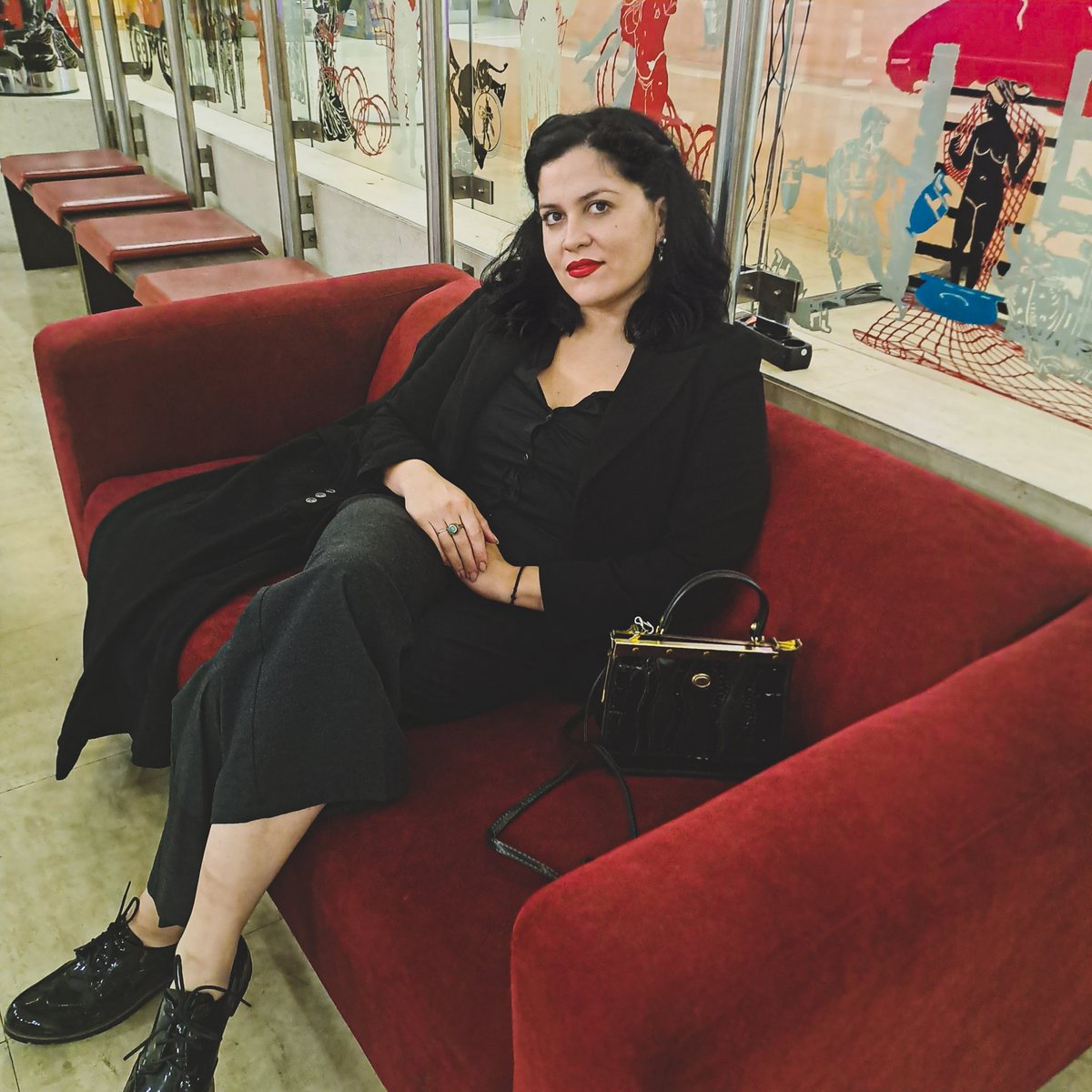 Good morning dear friends 🍁
A new day with new perspectives has begun. 
And remember,  when the "blues" kick in, recall Picasso's saying:
"Art washes away from the soul the dust of everyday life."
So let's dive in
#art #musician #singer #vocalist #classicsinger #artist  #vintage