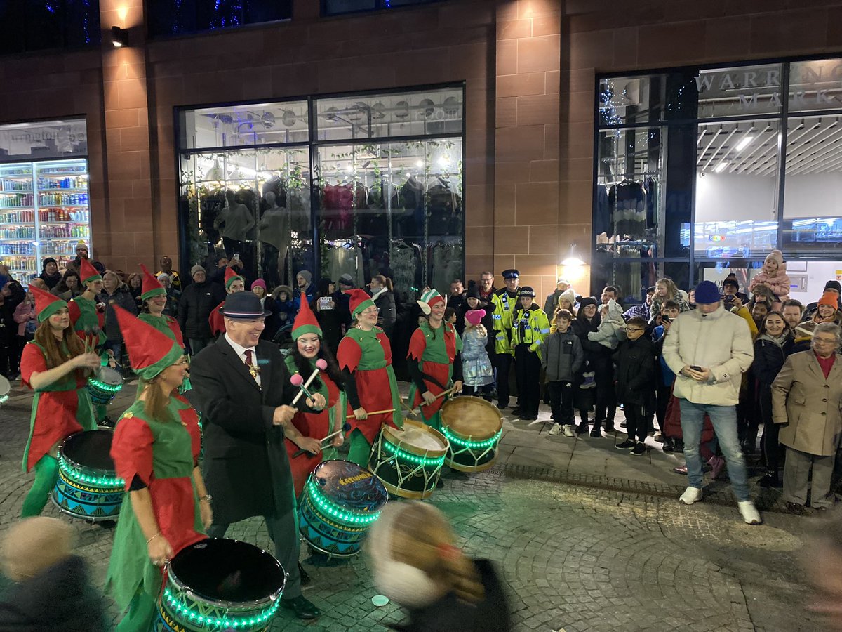 _independentst's tweet photo. We go again! Day 2 of the Warrington Winter Wonderland!! 💫 come and join us! 11-5 #warrington https://t.co/bXFUDX1Pc0