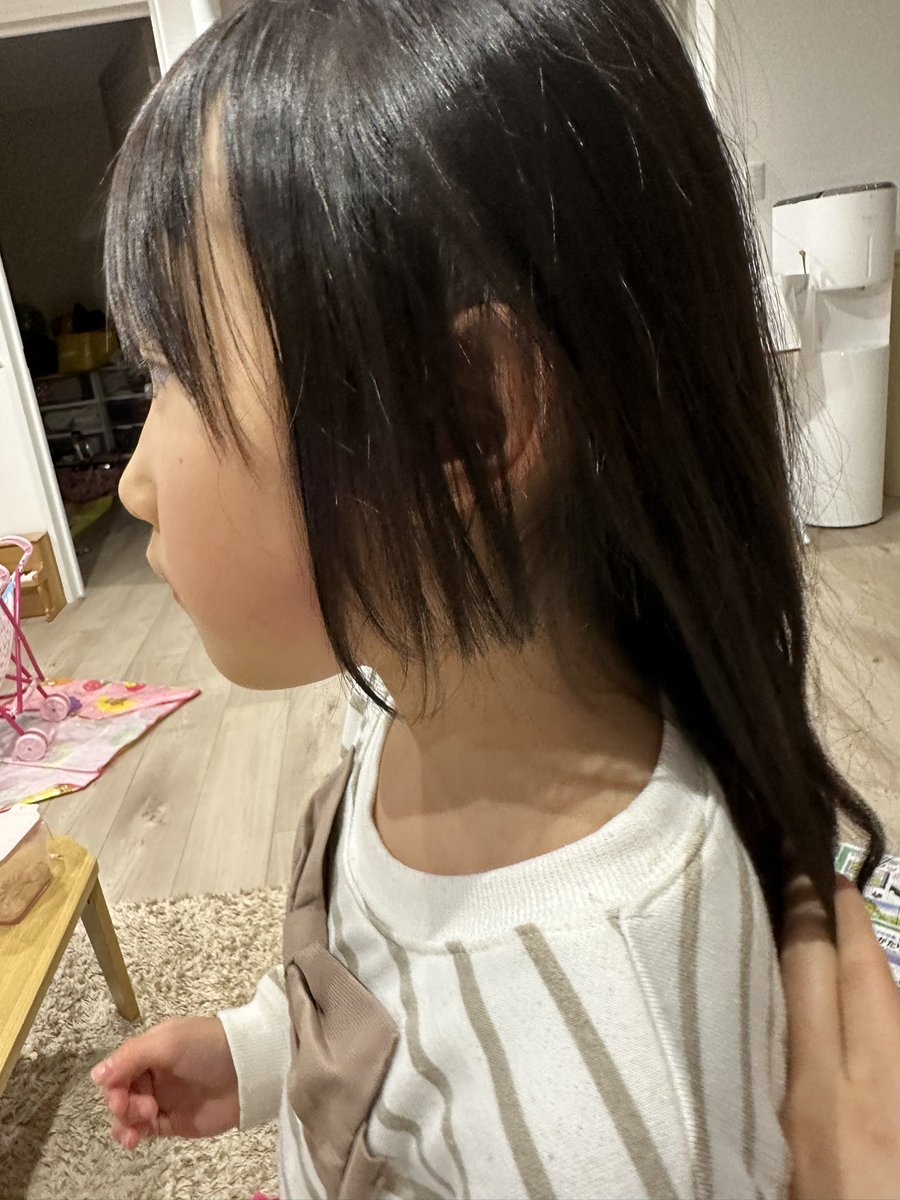 yunaman6's tweet photo. 勝手に自分で散髪してました
どうしましょうか？私はショックです https://t.co/E7QYPIeViY