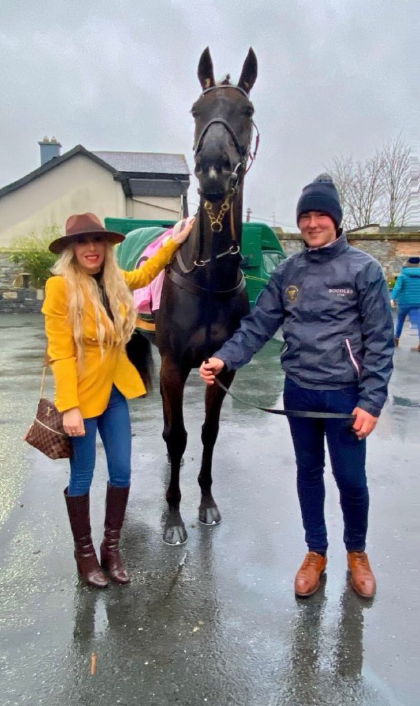 Dawnesme's tweet photo. Happy Galopin Des Champs Day🤎💛
Reunited @punchestownrace with Mr Legs 11 🖤
Shecouldbeanything will Imagine a Vital Island to Gabby’s Cross as Halka Du Tabert chases
Soir De Garde little half bro of State man & Statuaire makes bump debut
E/W play Appreciate It
Be Lucky🍀 https://t.co/fGgm5tLOqu