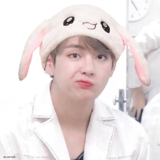 BangtanLifeR97's tweet photo. The fact I found this two side by side while scrolling down Pinterest is just so bff thingy- https://t.co/u4t3gC206X