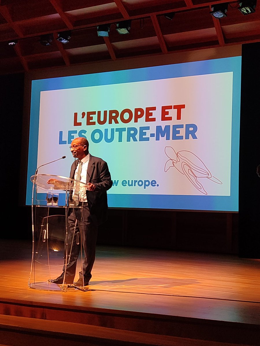 Femmes_Dem's tweet photo. Félicitations, @max_orville, pour ce meeting exceptionnel "L'Europe agit pour les Outre-mer". Ton dévouement local et tes actions concrètes sont une véritable inspiration.
#EuropeOutreMer #AvecMax 🇪🇺
#AvecElles https://t.co/gIR33ubmCI