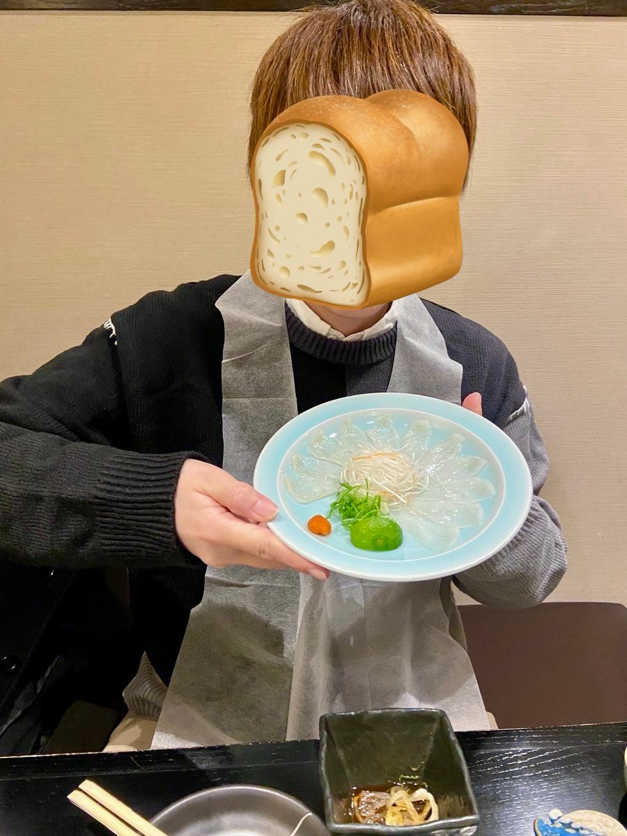 xnonitijou's tweet photo. 色々仕事が忙しくバタバタしていましたが、なんとか彼女さんと6周年記念にふぐのコースを食べてきました！
てっさ、焼きふぐ、からあげ、てっちりとふぐを満喫✨
焼きふぐめっちゃ美味しかったし、ここのお店の唐揚げは今まで食べた中で一番美味しかった😳
良い記念日ディナーになりました㊗️ https://t.co/ynHf0rSJg7