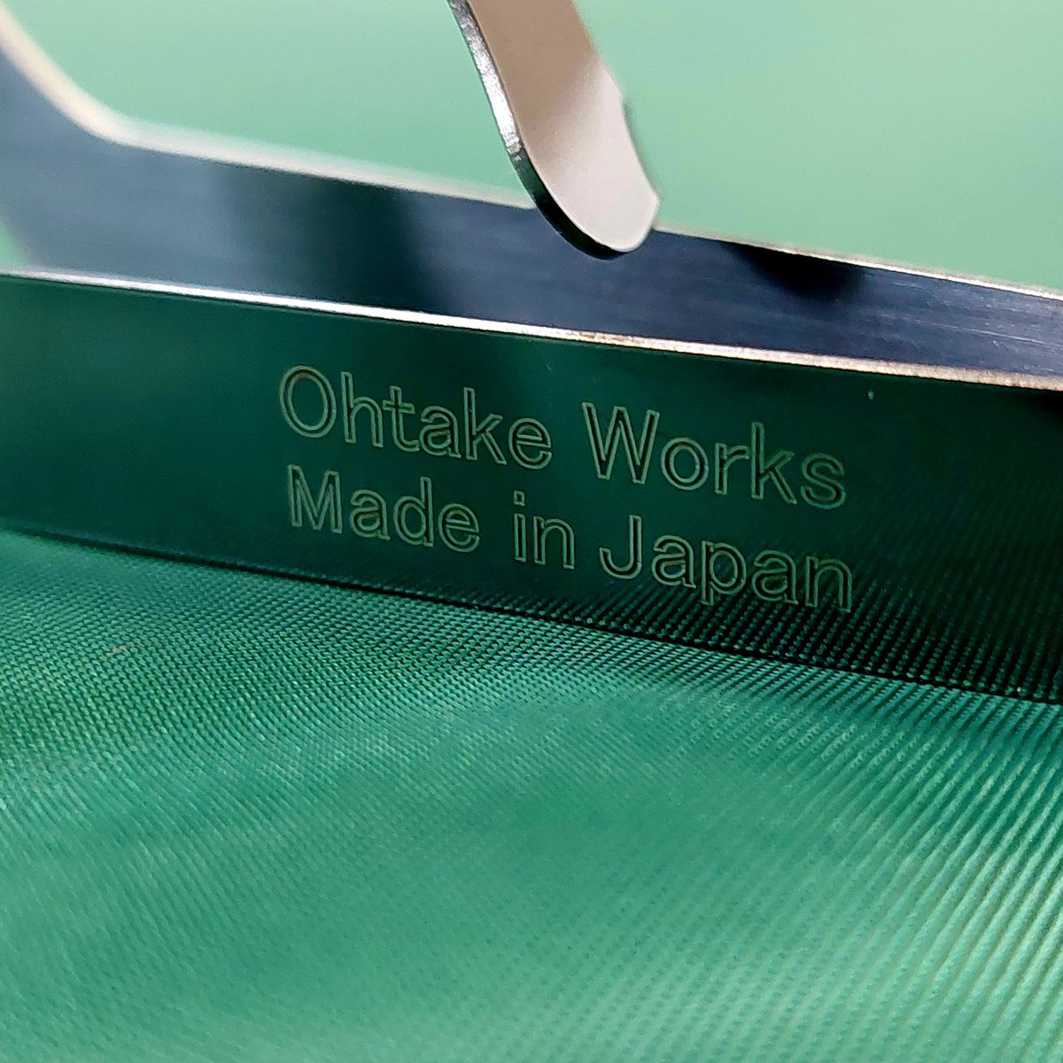 ohtakeworks's tweet photo. お客様からリクエストの多かったクロネコシリーズ「クロネコトングミニ」を新発売いたします！ぜひ、よろしくお願いいたします！
本日から下記ECサイトで販売いたします。
stores
https://t.co/NfhOUXQtZG
らくうるカート（クロネコヤマト）
https://t.co/9BNjn85x60 https://t.co/KQqIznJQZc
