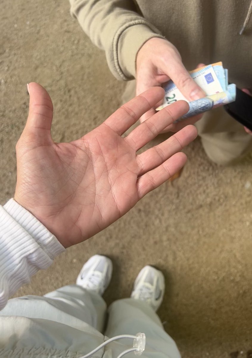 conversion_de's tweet photo. Una tarde en el parque con el #puppy
#findom #finfet #cashmeet #subdog https://t.co/NK1ugBc0LI