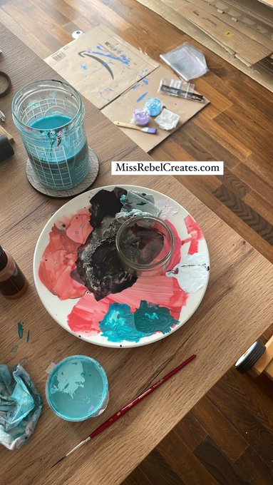 Good morning 🎨✨ https://t.co/qyaCYdxnky https://t.co/D4hO96uqD8