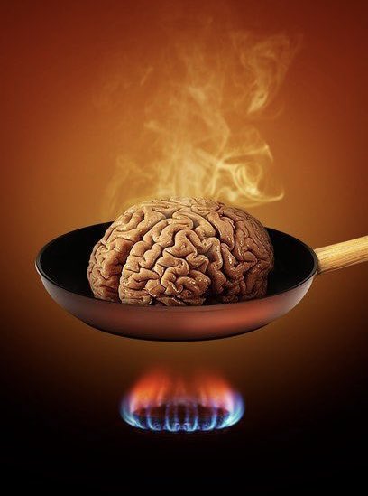 TitiNdema's tweet image. Ma hantise de #KenyanAirways...en 2018,ils avaient oublié les mallettes de matériel à capetown et nous avons due serrer un pote pour apporter une  autre.Aujourdhui,ils ont annulé un vol laissé mes techniciens...il faut TOUT organiser 
#ProdExe 
#Showmax #FoNProd