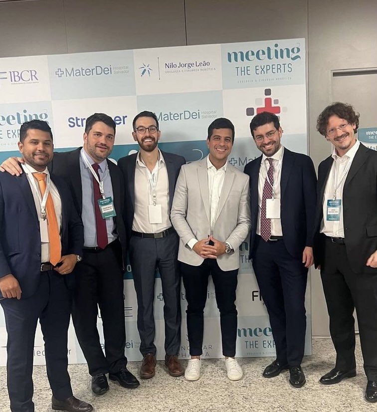paolo_delloglio's tweet photo. Live Retzius-sparing RARP at ‘Meeting the Experts’ in Salvador Bahia. Honored for this great opportunity!! Thanks @NiloJorge5 for the kind invitation. Grateful to my mentors @agalfano @aldomassimo10 @ospniguarda @Uroweb @EAU_YAURobotics https://t.co/HdEtdcCxuW