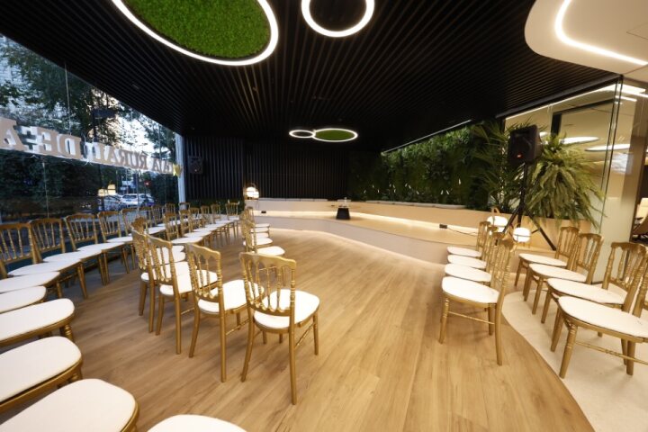 Inauguración de la primera oficina de <a href="/CRASTURIAS/">Caja Rural Asturias</a> en Madrid.
Una embajada de Asturias en Madrid.
Una tarde muy prestosa
#yaestasencasa #holaMadrid