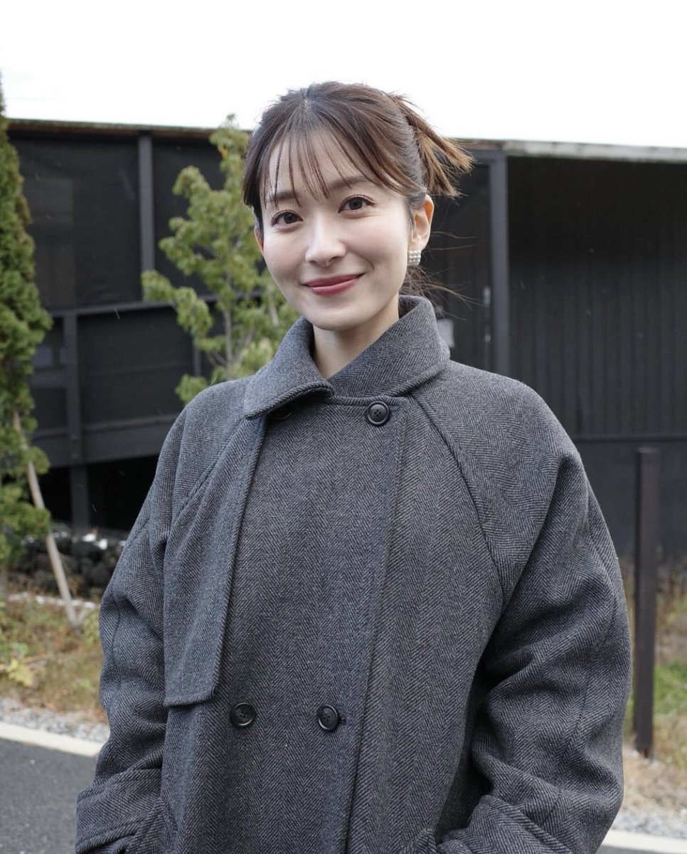 A9Nkx's tweet photo. 🟧アナウンサーニュース🟧
山本里菜(セント・フォース)

今日は急に
寒くなりましたね🥹

暖かいコートを着て❄︎
ホットティーを飲んで🫖
温まりましょう。

コート
@n_with_official

#コート
#ロングコート
#nwith
#山本里菜
#セント・フォース https://t.co/sUWgJqhJkJ