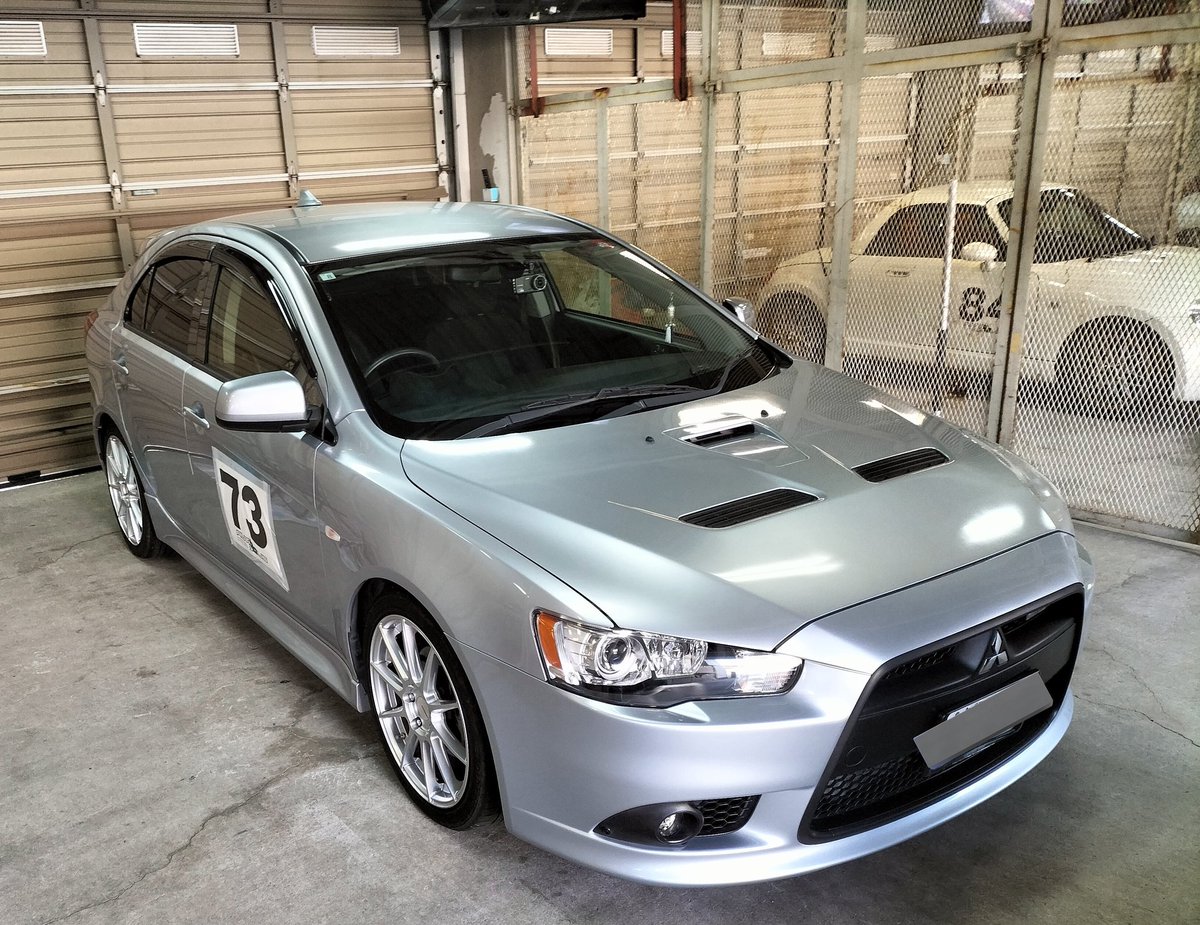 RETURN_HORNET's tweet image. #ギャランフォルティス
サーキット走行を終え無事帰宅🙂
１秒程タイム縮めたが
目標まで届かず😅
ブレーキングが課題やな…
ピットの写真は何気に盛れる？🤔