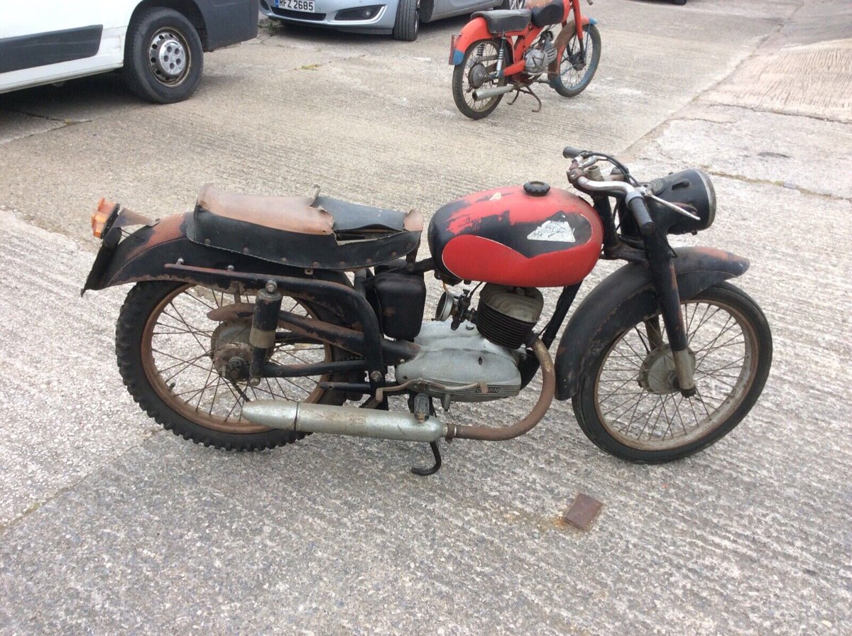 BarnFindsUK's tweet photo. Ad:  1957 Moto Gitan Libeccio 125 Turismo 
On eBay here -->> https://t.co/F6QLrHCMh9

 #ClassicMotorcycles #MotorcycleCollectors #RetroRides #MotorcycleEnthusiast #VintageVibes #RetroBikes #ClassicBikes https://t.co/0euOmcAeTz