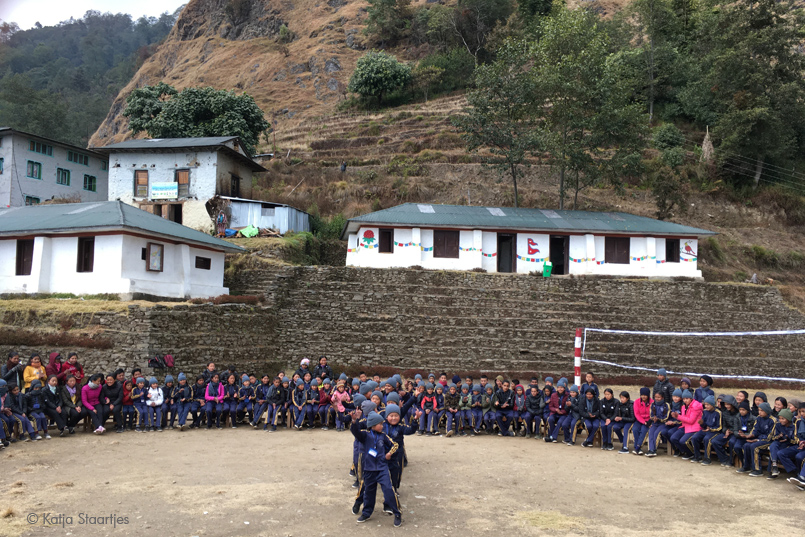 Steun School Basa/Khastap (Solo-gebied, net ten oosten van Phaplu). Dank voor donaties &amp; iedereen die nog een gift doet, rechtstreeks naar Stichting Topaspiraties, dan wel via Go Fund Me. Binnenkort overhandigen we de opbrengst.
stichtingtopaspiraties.nl/blog/
gofundme.com/f/steun-school…