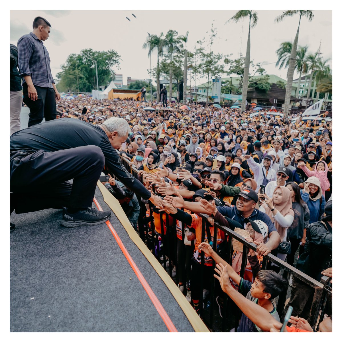 Pagi yang membara di Kota Khatulistiwa. Inilah waktu dimana tekad dan harapan bertemu dengan momentum perjuangannya. Terimakasih warga Pontianak dan Kalimantan Barat 🙏
