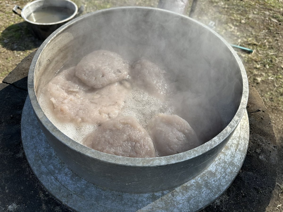 old_h_ouse's tweet photo. ポツンと一軒家を真似して、こんにゃく作ってみました！！ https://t.co/vKKYWsuMJW