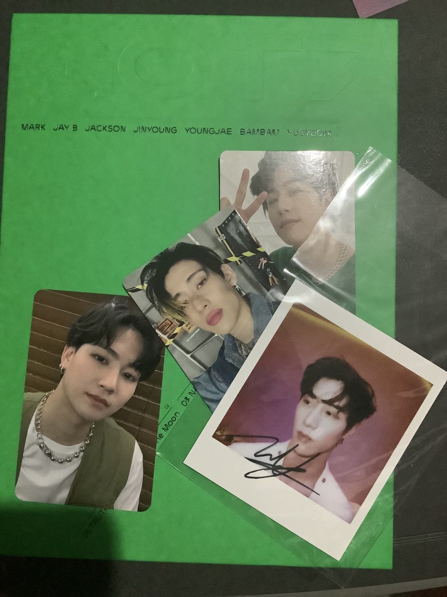 gotseven_07's tweet photo. WTS LFB GOT 7 EP MARK VERSION 💚
+  Opened once only
+  Complete inclusions including  PCs (Mark and Bambam)
+  FREE Jayb SOMO:FUME  PC

💰300 PHP ONLY
 > negotiable! pm me

RFS :  Decluttering, need funds https://t.co/gyx9sO1T0u