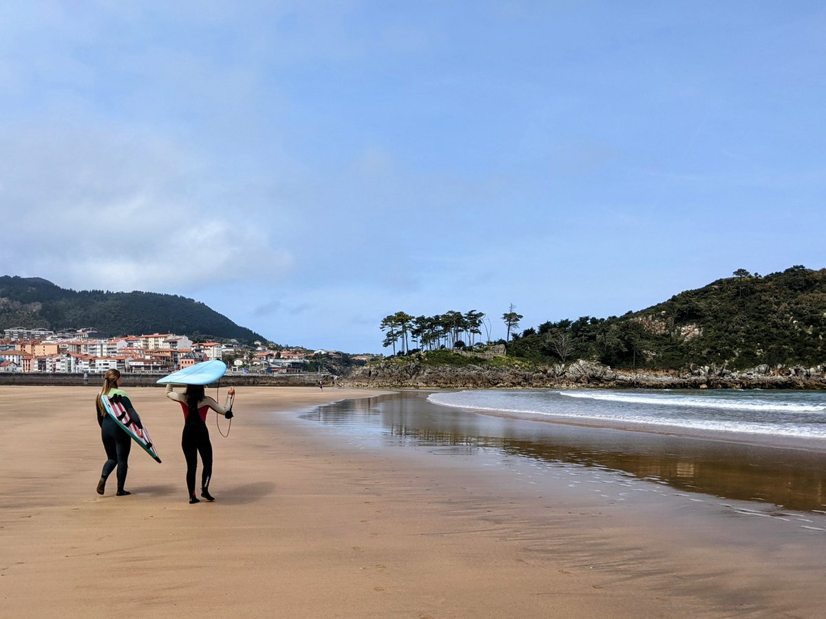 VisitBasqueCtry's tweet image. Are you a surfing fan? 🏄‍♂️ Discover some of our finest waves 🌊 and, at the same time, our most charming seaside towns. 🏖️

👉ow.ly/N1vv50QaVYZ

#VisitBasqueCountry #SurfingEuskadi