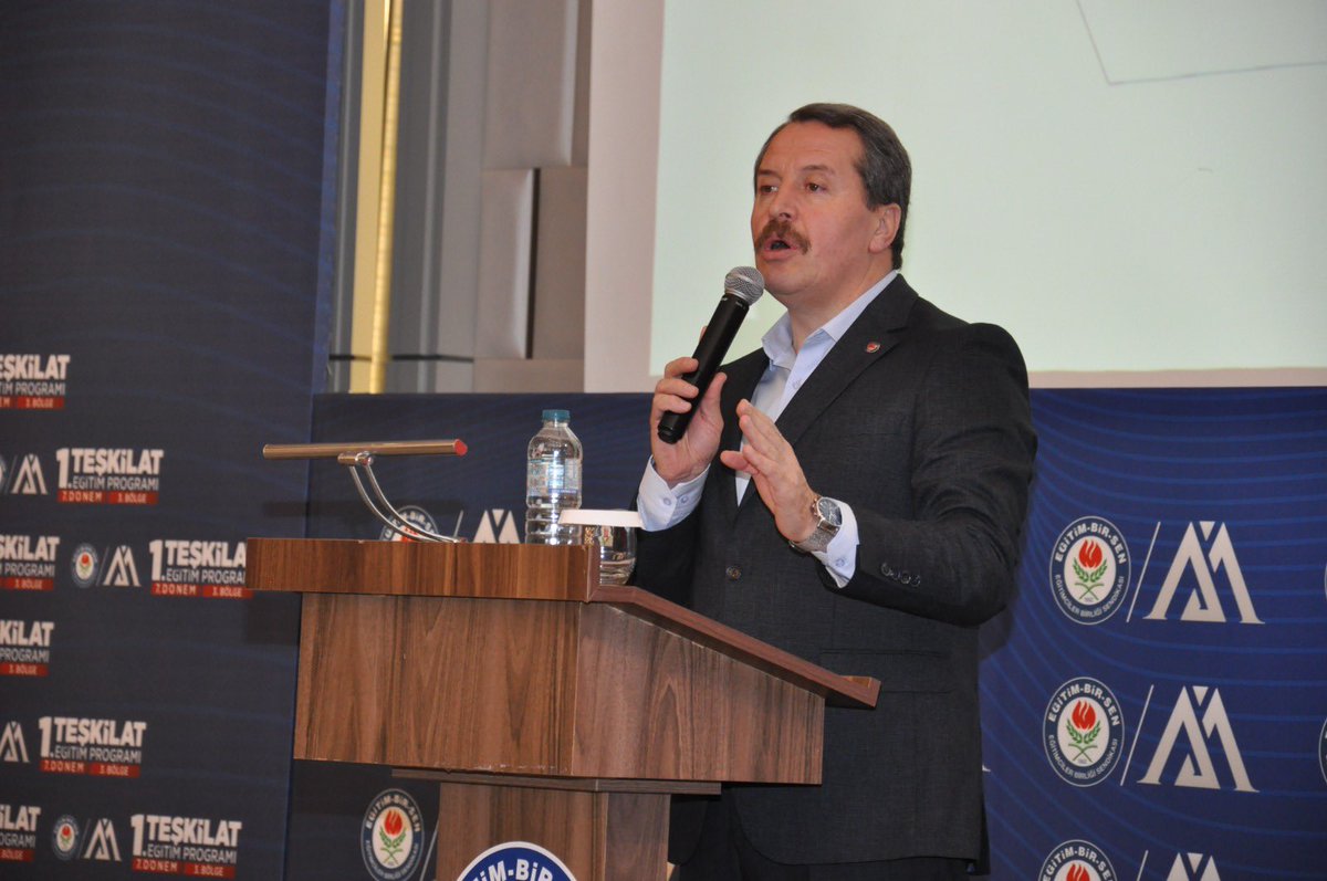 _aliyalcin_'s tweet photo. İyi niyet ve kabiliyetleri daha iyi sonuçlara vesile kılmak için “eğitim şart” diyor ve ‘Teşkilat Eğitimleri’ne  devam ediyoruz.

7.Dönem 1.Teşkilat Eğitimi kapsamında 3.Bölge Eğitim Toplantısını; Artvin, Gümüşhane,Rize Giresun ve Trabzon teşkilatlarımızın lider kadrosu ile 
📍Trabzon’da başlattık.

Seyyid Kutup’un; “Bilginin gücüne inanıyorum, kültürün gücüne inanıyorum; ama eğitimin gücüne, daha çok inanıyorum.” sözünde işaret etmeye çalıştığı gibi eğitimin gücü inkar edilemez. Eğer teşkilatlı güç, eğitimle kapasite artırırsa gücüne güç katmış olacaktır.

Mehmet Akif İnan Vakfımızla birlikte Şube Yönetim Kurulları, Disiplin, Denetleme, İlçe Temsilcilik Yönetimleri ve Kadın Komisyonu Yönetimlerimize eğitim programlarını sürdürüyoruz.

@EgitimBirSen | @makifinanvakfi