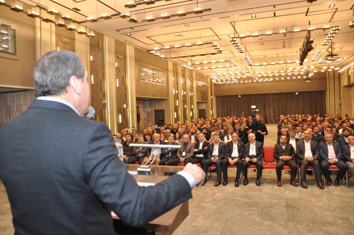 _aliyalcin_'s tweet photo. Eğitim-Bir-Sen Trabzon Şubelerimizi tam kadro katılım ve ev sahiplikleri için; Artvin, Gümüşhane,Rize Giresun teşkilatlarımızı eğitim programlarına gösterdikleri özen ve katılıma verdikleri önem için ayrı ayrı tebrik ediyorum.

Allah ; üyelerimizi var, teşkilatımızı bahtiyar, milletimizi, ülkemizi payidar eylesin.