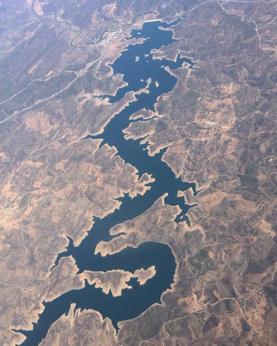 Uluslararası Uzay İstasyonu'ndan görülen Portekiz'deki Dragão Azul Nehri